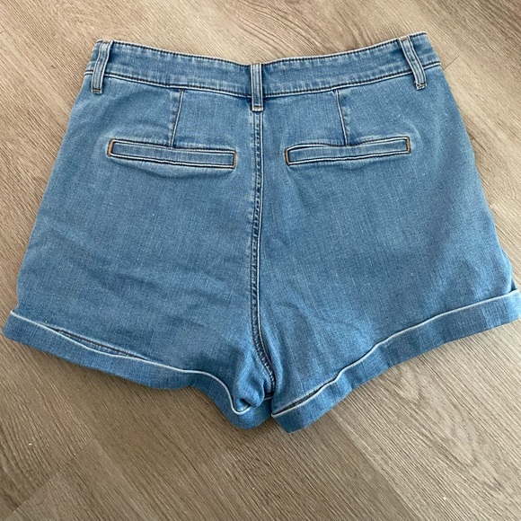 High Rise Express Shorts - Picture 4 of 6